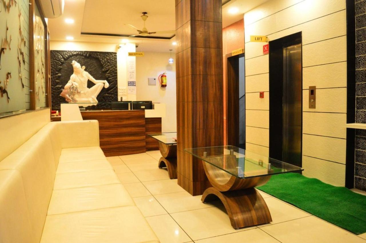 Hotel Satyug Ujjain Buitenkant foto