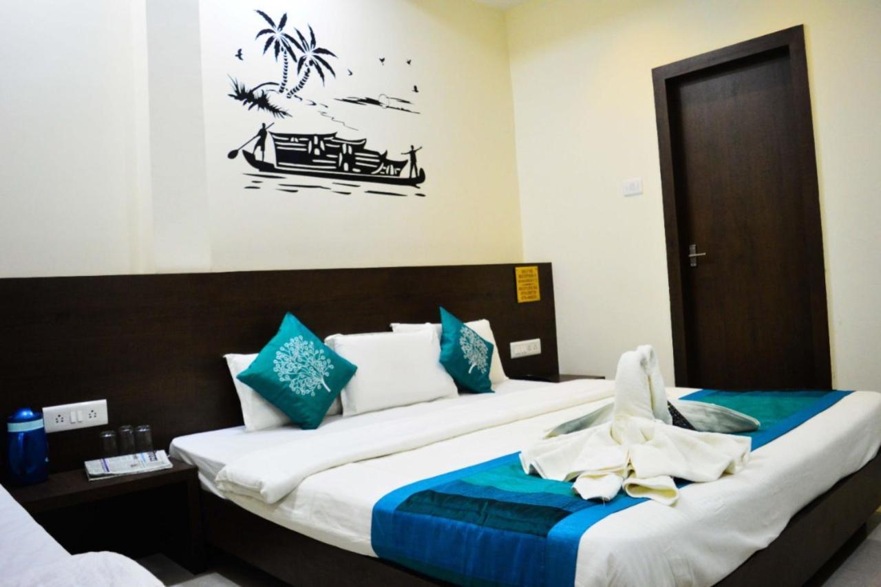 Hotel Satyug Ujjain Buitenkant foto