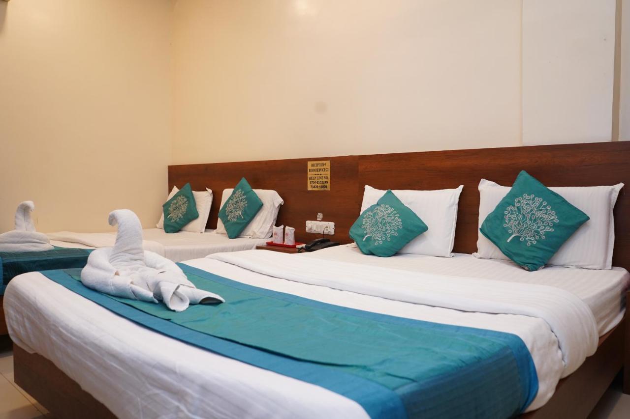 Hotel Satyug Ujjain Buitenkant foto