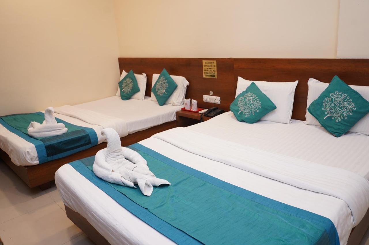 Hotel Satyug Ujjain Buitenkant foto