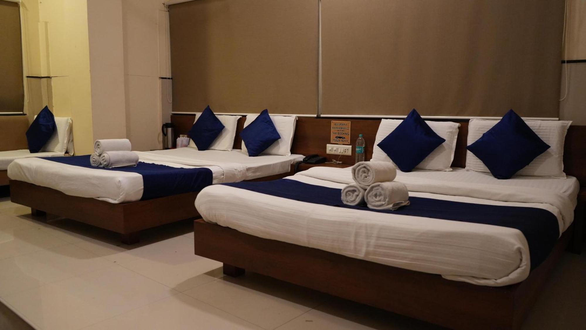 Hotel Satyug Ujjain Buitenkant foto