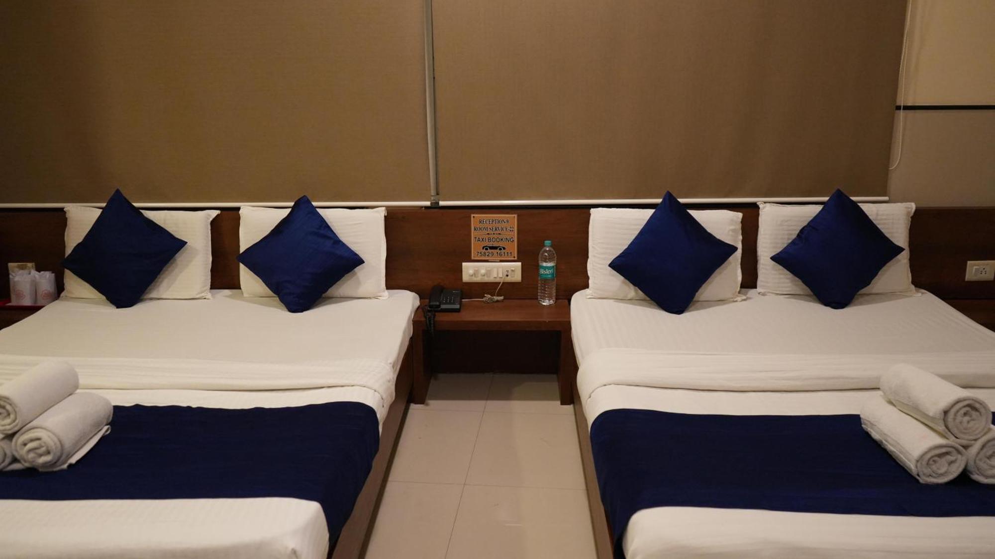Hotel Satyug Ujjain Buitenkant foto