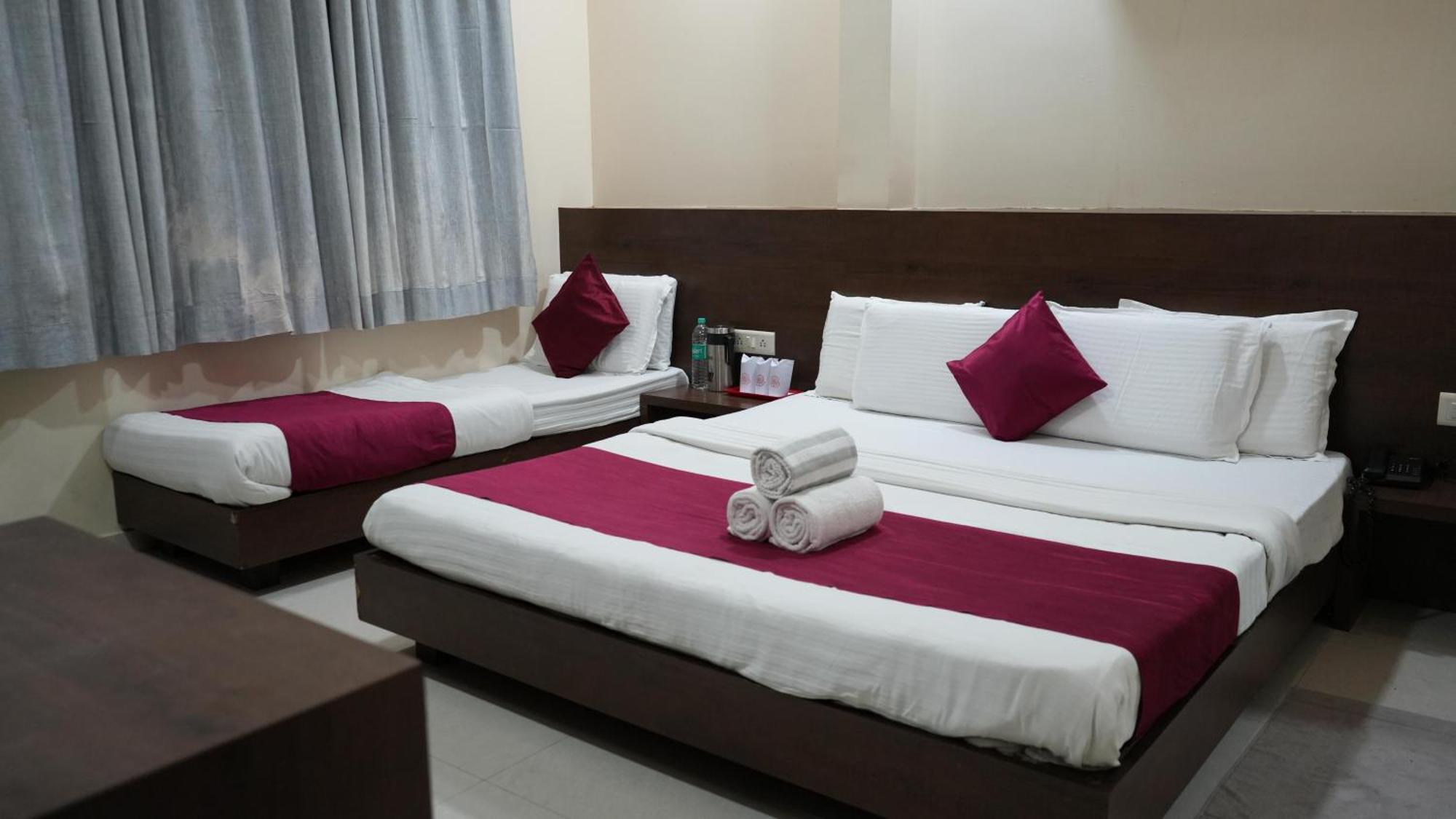Hotel Satyug Ujjain Buitenkant foto